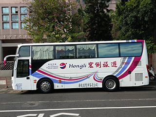 24人座 三排椅 大中巴